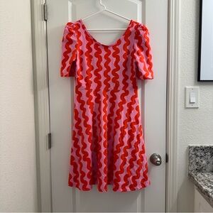 NOOWORKS Naomi dress in pink squiggle XL